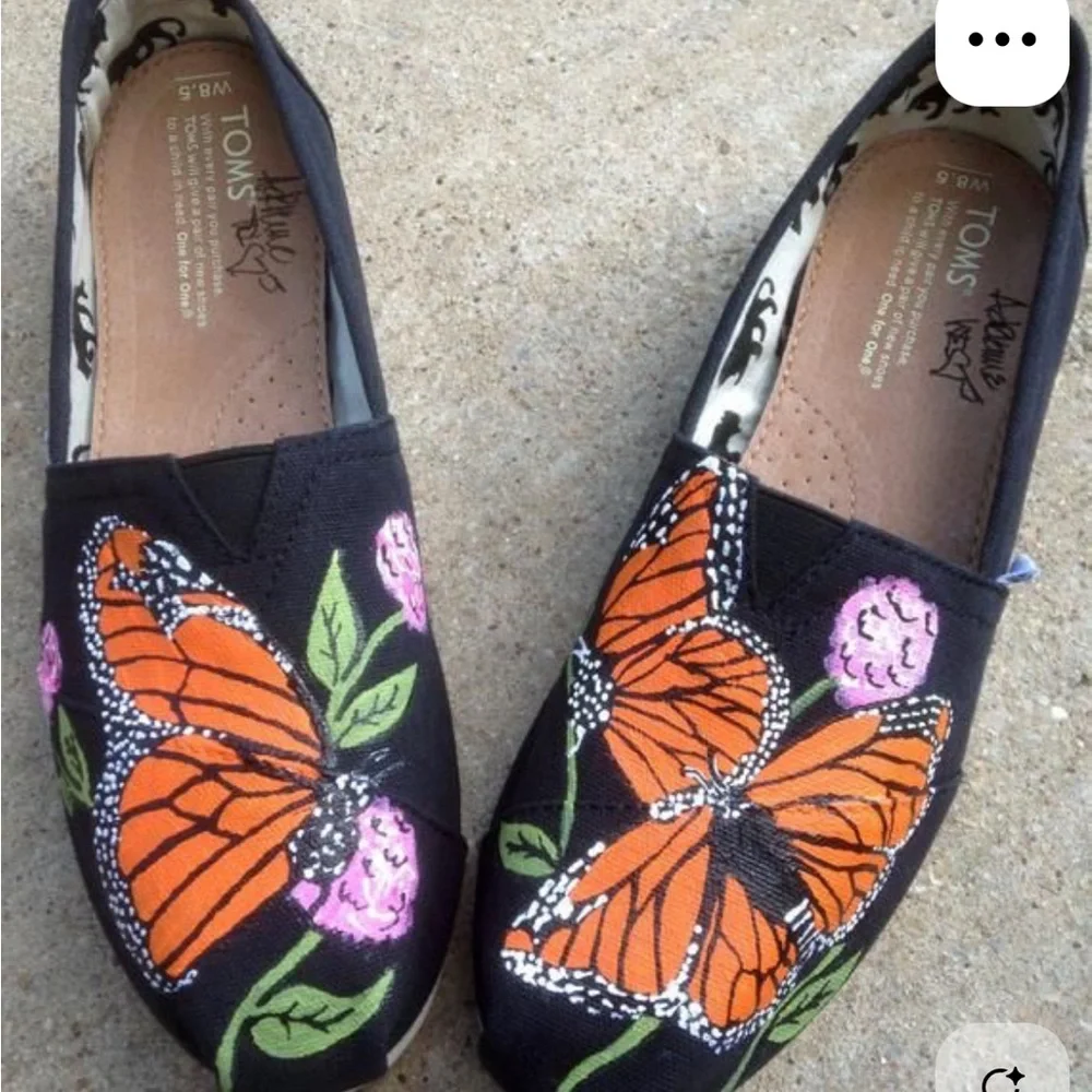 Hand painted TOMS with Monarch Butterfly design - Picture 3 of 7